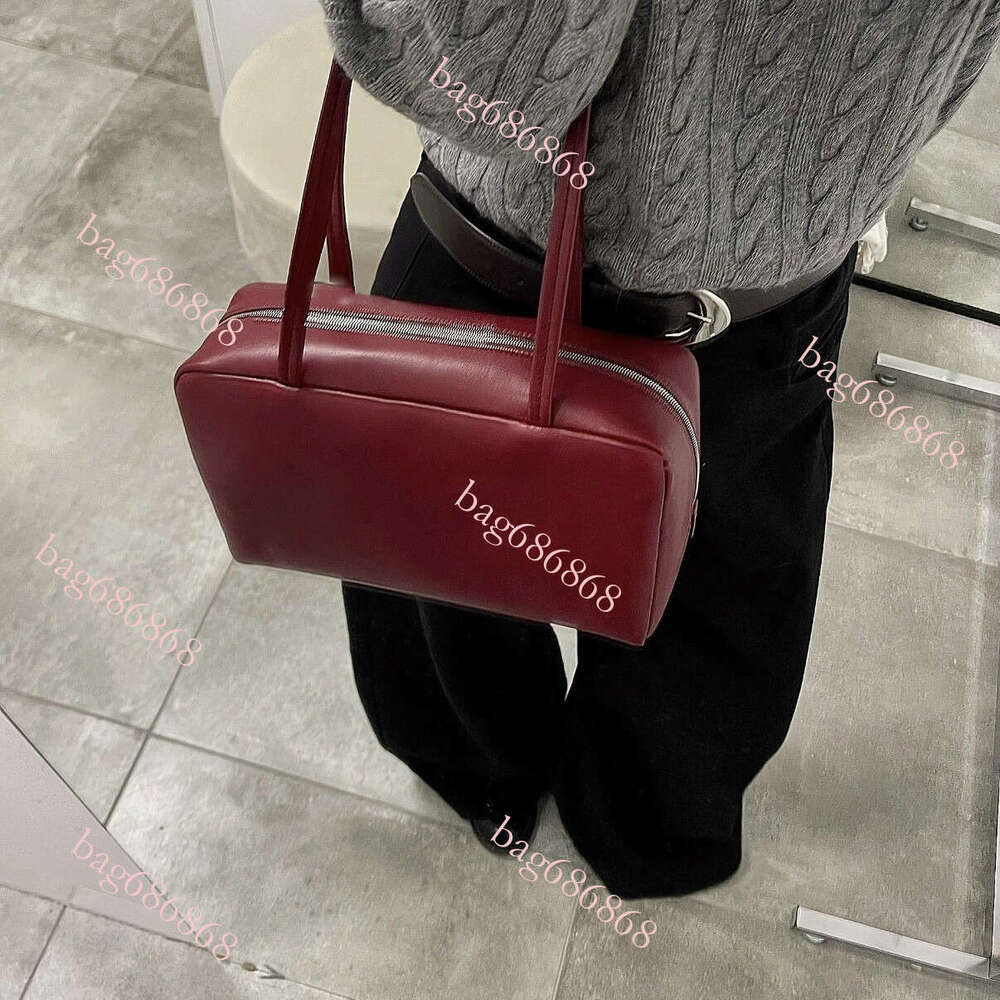 Designer Bag Tote Bag Shoulder Bag New Astra Bowling Sheepskin Shoulder Commuter Handbag Underarm Bag Boston