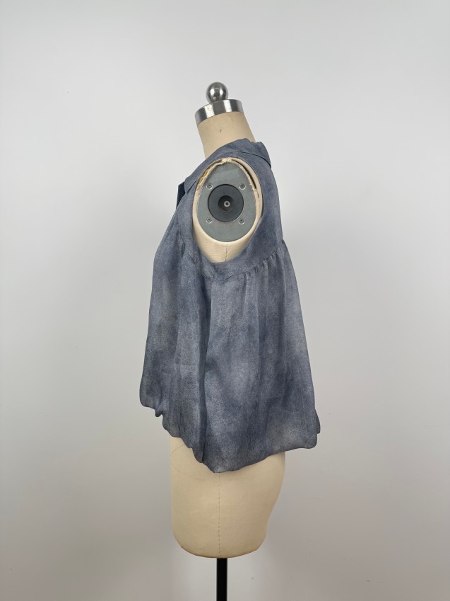 Simple, sophisticated, and elegant silk sleeveless top with a youthful, graceful vibe JYS37083