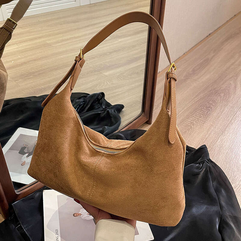 2023 New Autumn Winter Versatile Matte Women, Large Capacity Shoulder Crossbody Bag, Suitable for Class and Commuting, Tote Bag