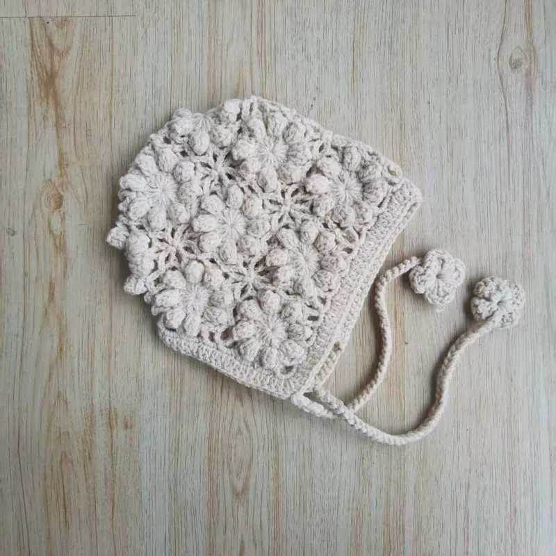 HoneyCherry Cute Flowers Childrens Knitted Ear Protection Hat Autumn and Winter Handknitted Girls Hollow Wool HatL251024