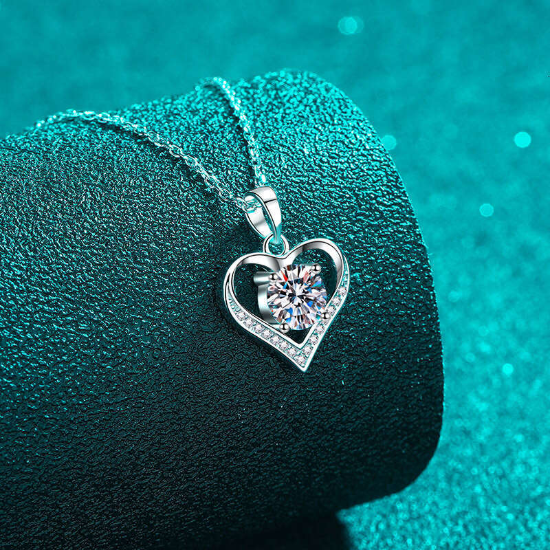 DHCollections-- Xindeyi Sier Moissanite Heart-Shaped Necklace Love Pendant for Women Beating Heart Sweet Style Niche Lock