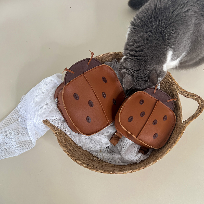 New hot selling Korean retro ladybug children's kindergarten designer concave backpack