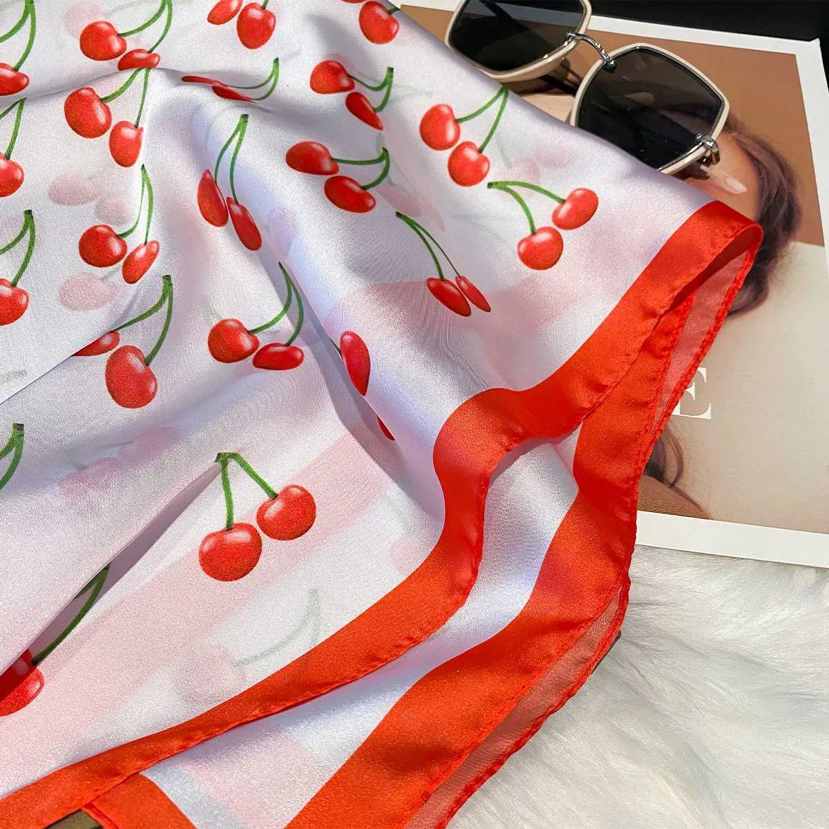 Luxury Print Satin Silk Square Scarf for Wen Shl Hijab Neckerchief Fem ry Hair Ribbon band Fashion Wr Bandana Y251024