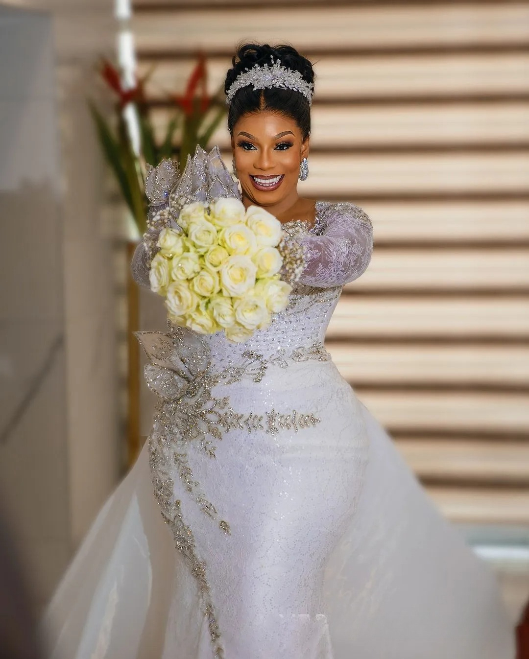 2025 African Wedding Dress Bridal Gowns Plus Size Mermaid Wedding Gowns Sheer Neck Long Sleeves Pearls Beaded Lace Gowns For Nigeria Black Women Bride