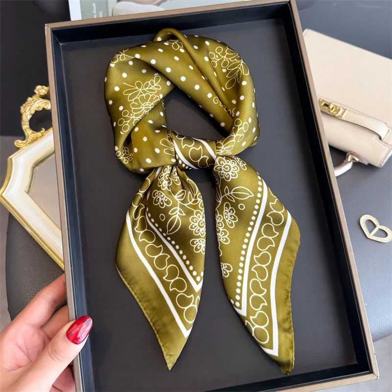 Fashion Scarf Wen Silk Scarves Square Bandana Hijab Wr Dot Designer Neckerchief Shl Kerchief Hair Band Foard Luxury Y251024