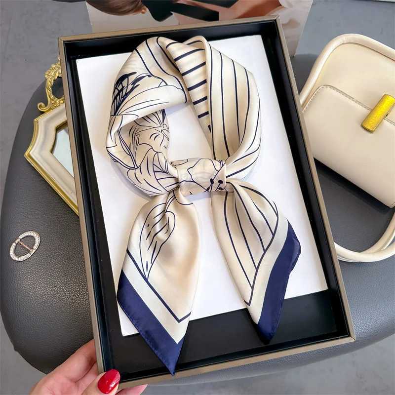 2025 New Fashion Wen Silk Scarf 70cm Square Scarves ral Print Bandana Neckerchief Hijab La Luxury Y251024