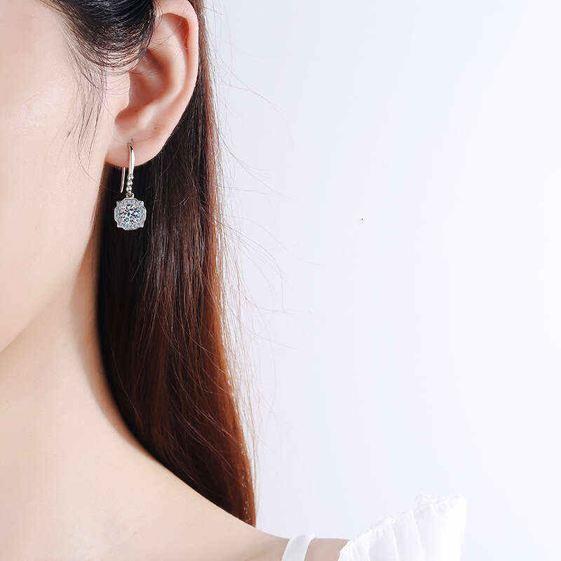 DHCollections-- Sterling Sier Korean Style Earrings Plated PT950 Four-Prong Moissanite Hooks Ear Studs Straight