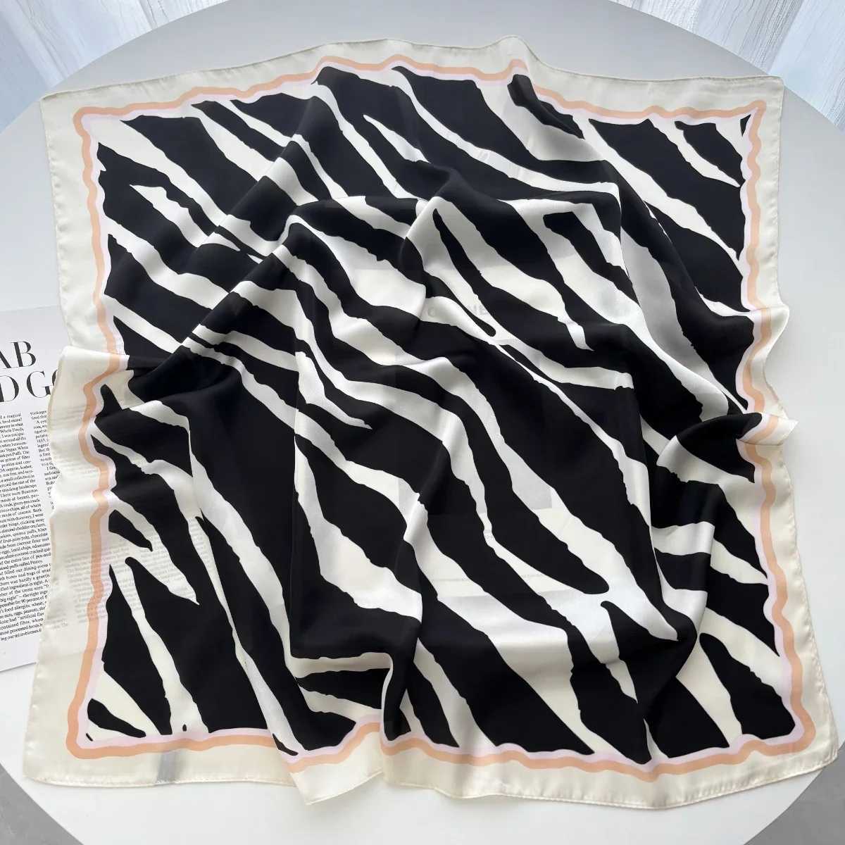 Print Shl Square Scarf for Wen Soft Satin Neckerchief Fem Hair Bands Ribbon band Bandana Y251024