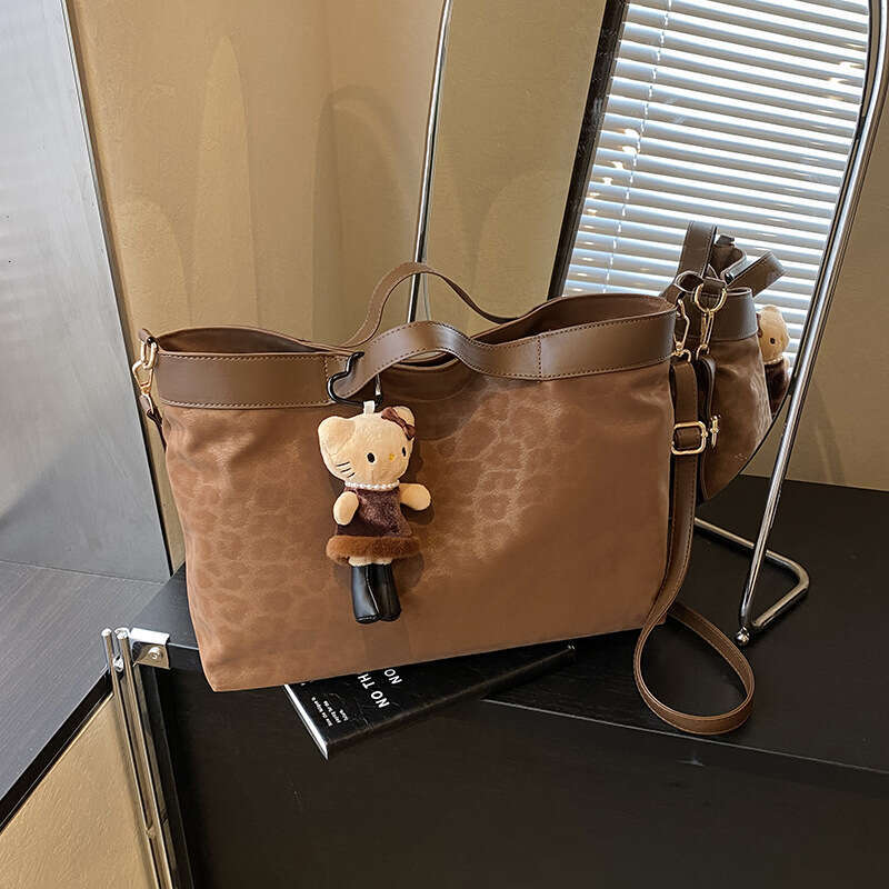 Large Capacity Underarm for Women 2025 New Trendy Fashion Single Shoulder Casual Designer Bags Commuting Tote Bag