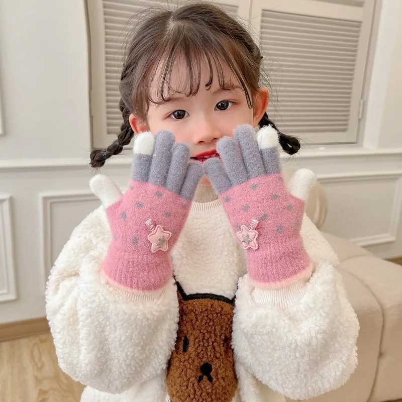 Cute Star Baby Knitted Gloves Autumn Winter Toddler Kids Full Finger Gloves Windproof Warm Girls Boys Mittens Y251024