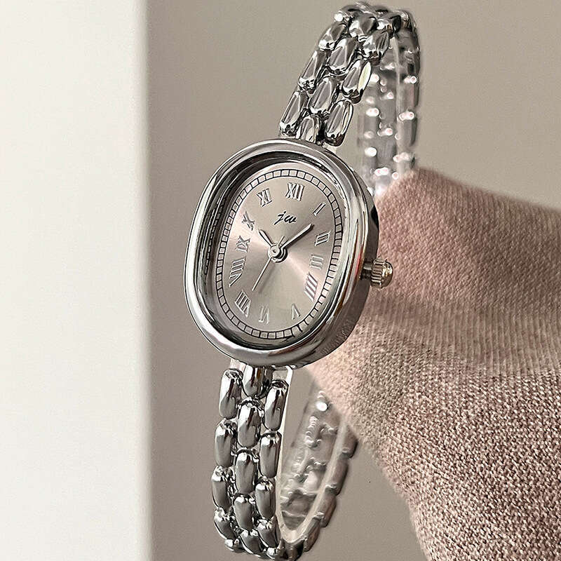 Light Designer Luxury Classic Elegant Oval Women's Bracelet Watch Whitening High-end Feel Wristwatch silver