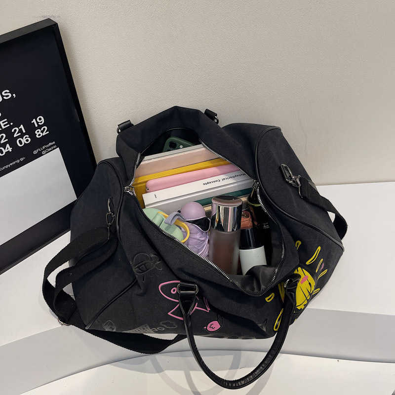 Cartoon Print Large Capacity Short Trip Bag 2025 New Large Capacity Handbag Fashionable High-End Fitness Bag