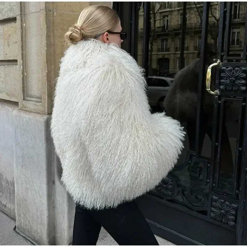 Luxury Europe United States Autumn Winter Womens Fur Personality Street Elegant Artificial Fur Warm O Neck Long Sleeves Coat H251024