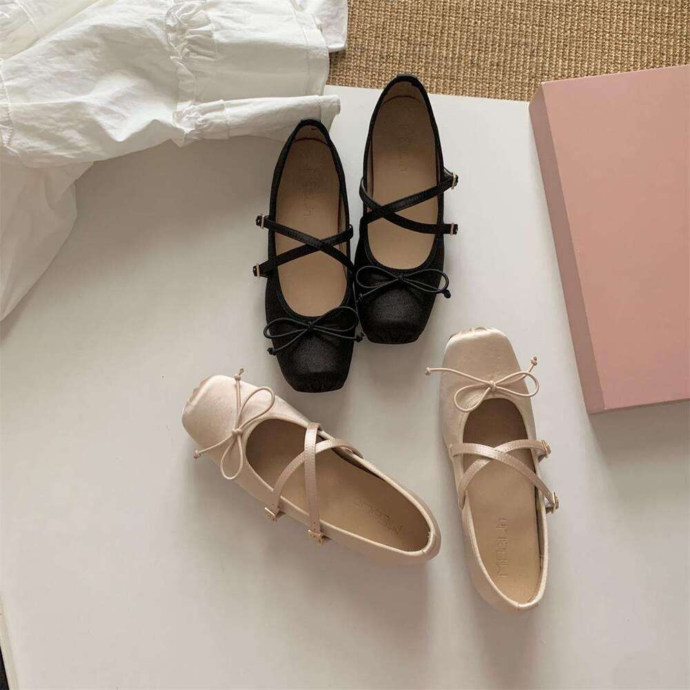 Sweet Square Toe Designer Shoe Shallow Mouth Single for Women 2025 Autumn New Flat Cross Strap Mary Jane with Bow Ballet Shoes