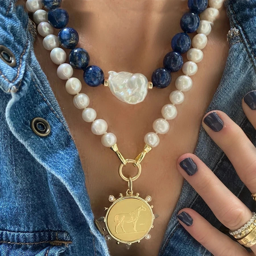 Fashion Classic Natural Pearl Sodalite Necklace Man Women Retro Charm Horse Coin Pendant Choker Party Banquet Jewelry Accessory 251016