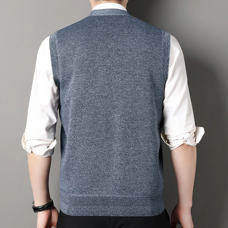 Autumn Winter Mens Vest Casual Sleeveless Sweater Coat Japanese Style Button Up Cardigan Men Vneck Fashion Knitted Cardigans 251015