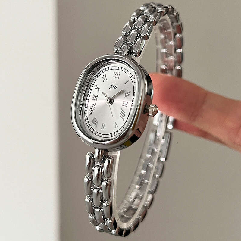 Light Designer Luxury Classic Elegant Oval Women's Bracelet Watch Whitening High-end Feel Wristwatch silver
