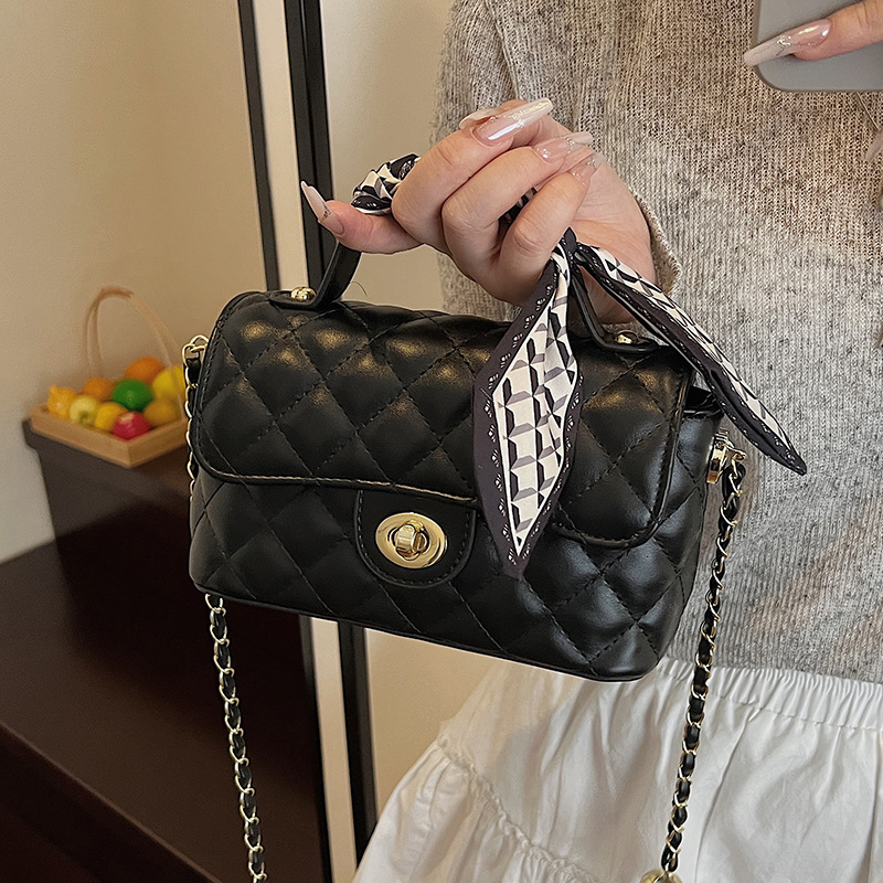 Luxury Brand Designer Bag Quilted Embroidery Small Bag For Women 2025 New Fashion Versatile Chain Crossbody Bag Exquisite Super Popular Handheld Small