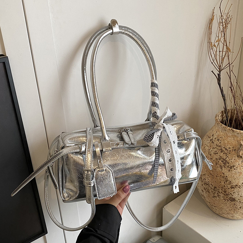 Luxury Brand Designer Bag Super Popular Niche Silver Bag For Women 2025 New Fashion Commuter Versatile Shoulder Underarm Bag Handheld Baguette Bag