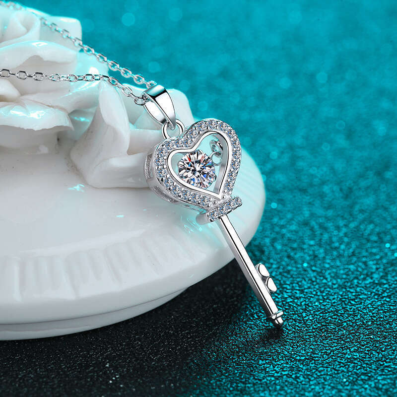 DHCollections-- Sterling Sier Lock Love Inlaid Women Engagement Straight 50 Points Dynamic Moissanite Necklace