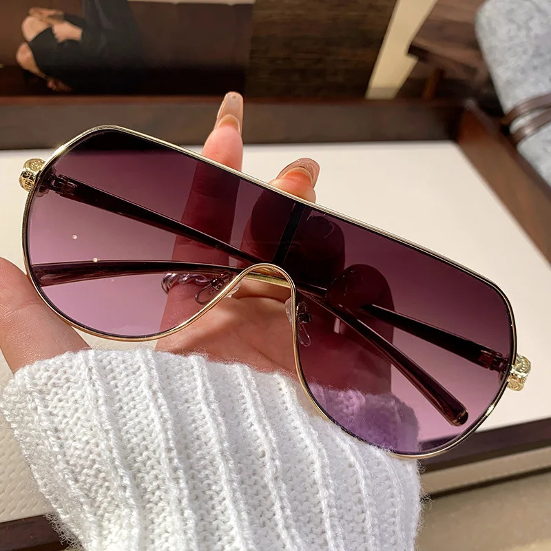 Women Integrated Sunglasses with Large Frame for Driving Mens Sunscreen Eyeglasses Womens Metal Retro Shades UV400 Eyewear 251023