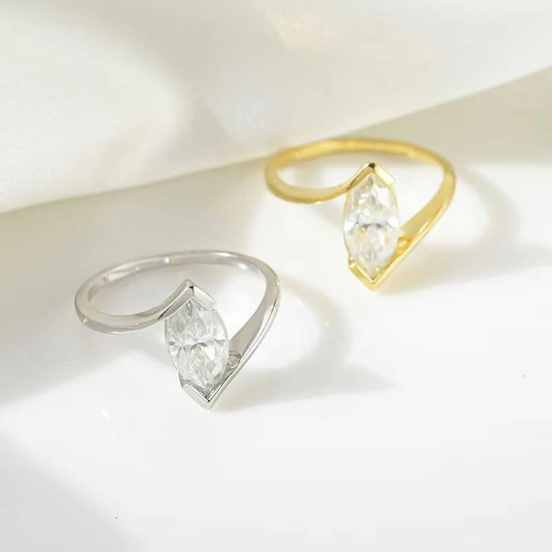Moissanite Horse Eye 2g 18K Solid Gold Certified Claw Setting Womens Ring European American Style Anniversary