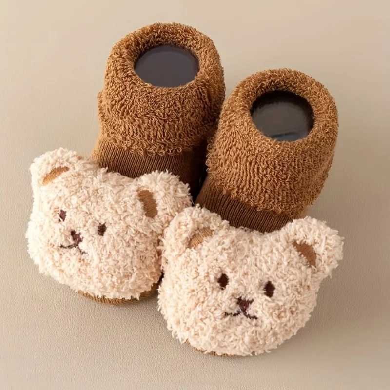 1 pairs of winter newborn nonslip floor socks Cute bear pattern childrens toddler socks Cozy plush indoor nonslip socks J251024