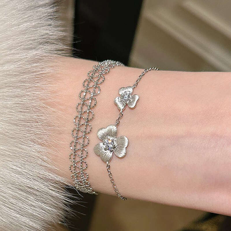 Brushed Clover Bracelet 2025 New Micro Pave Sparkling Dia Small Gold Flower Jewelry