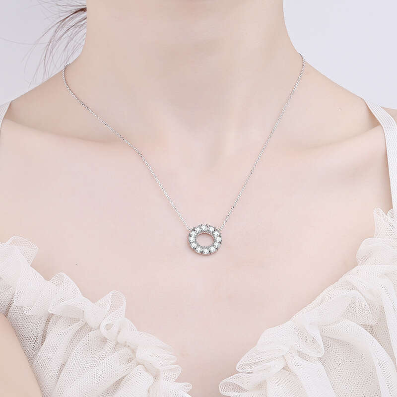 DHCollections-- XDY Sier Round Full Dia Pendant Simple Japanese and Korean Style Moissanite Necklace