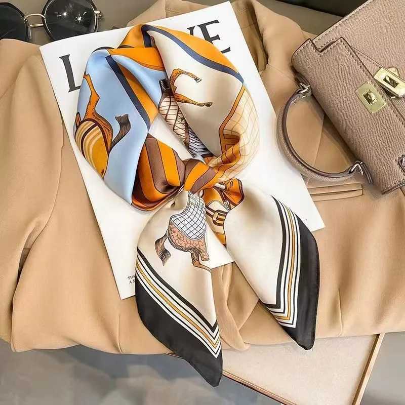 Luxury Fashion Print 7070cm Silk Square Scarf Wen Soft Satin Haiand Neckerchief Tie Fem band Foard Bag Ribbon Y251024