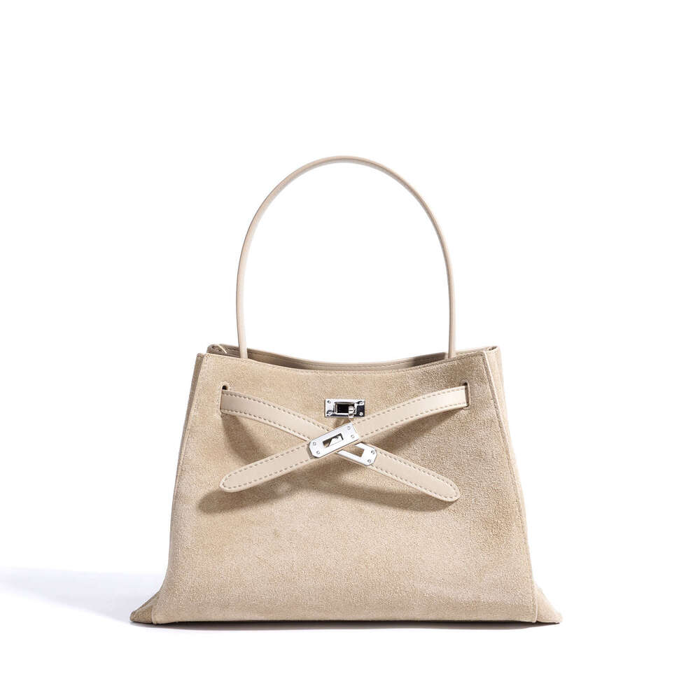 Luxury bag Autumn Niche Design Tote Light Large Capacity Simple Crossbody Handheld Versatile Fashion Shoulder Bag