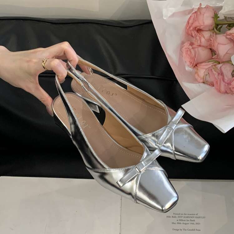 Niche Design Sense Elegant Closed-Toe Sandals Summer Outdoor French Style High-End Silver Designer Shoe Bow Backless Single Shoes for Women