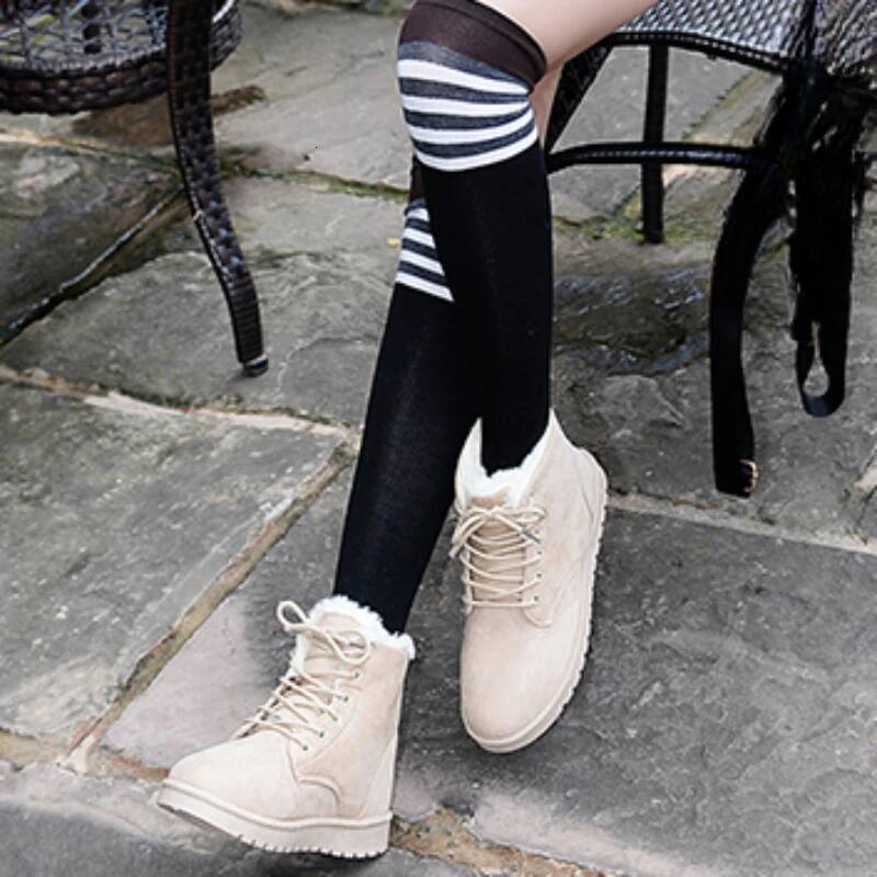 Autumn and Winter Fashion New Casual Comfortable Plus Veet Warm Solid Color Cross Belt Round Toe Women's Short Boots ddmythur