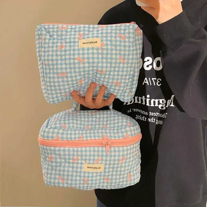 1PCS Women Makeup Zipper Bag Cartoon Bow Knot Bear Tote Large Capacity Quilting Pouch Washbag Female Brush Cosmetic Storage BagT251024
