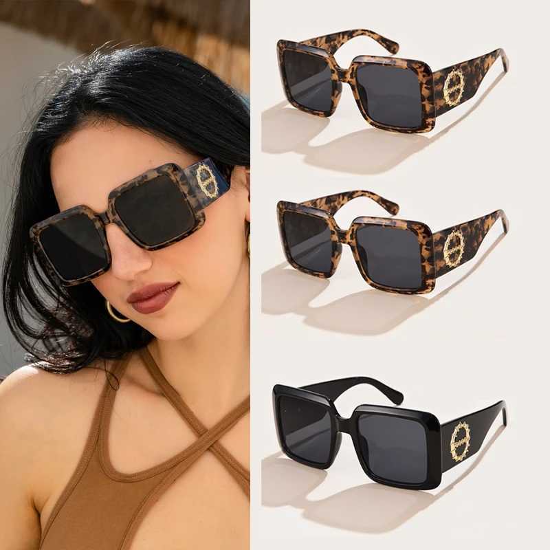 13 Sets Square Frame Wide Legs Women Sunglasses Brand Design Summer Driving Sun Glasses Fashion Vintage Male Ladies EyewearT251024
