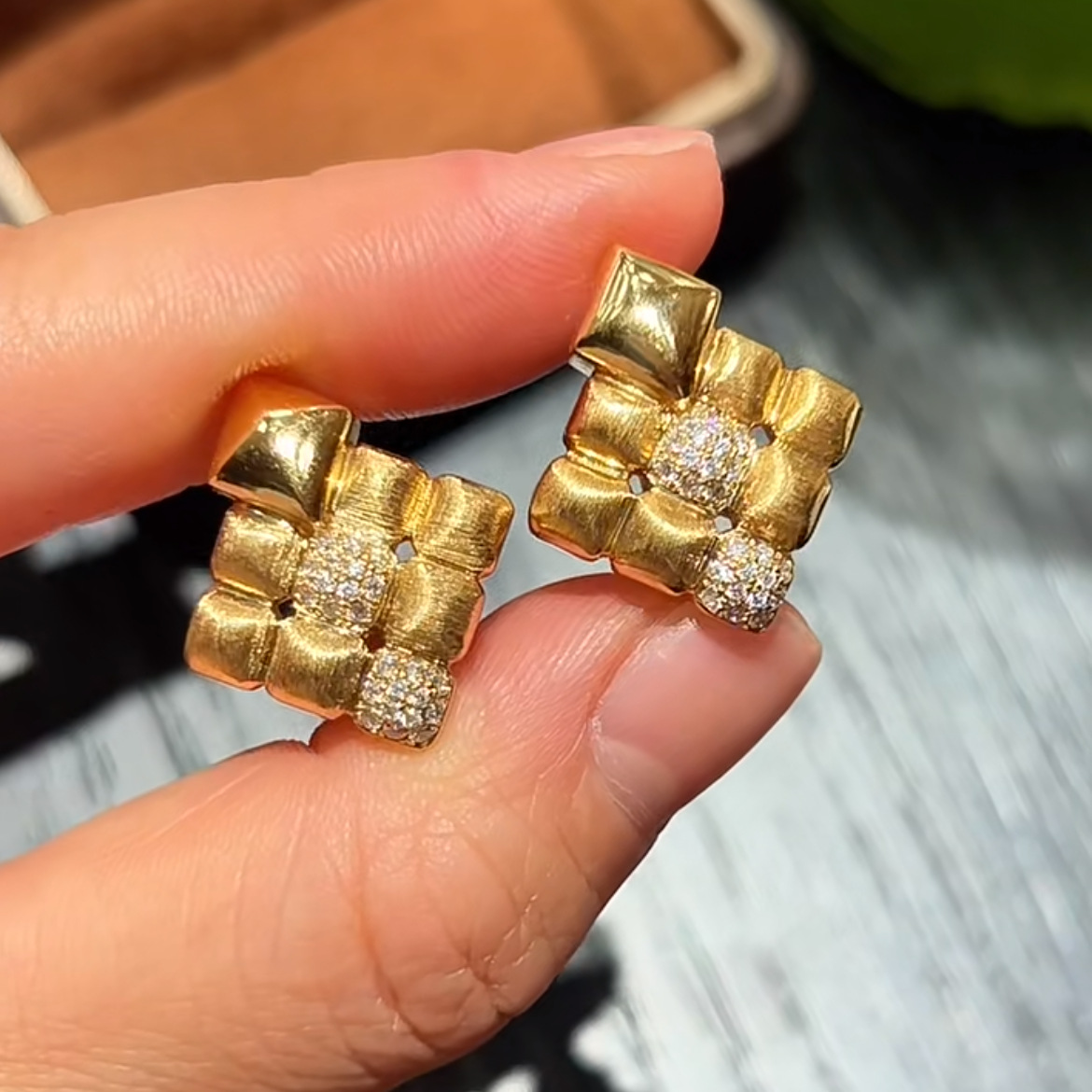 Gold earrings Luxury earrings S925 Silver Needle Pearl Hollow Square Earrings Light Luxury Retro High Grade Zircon Earrings Geometric Earrings Designe