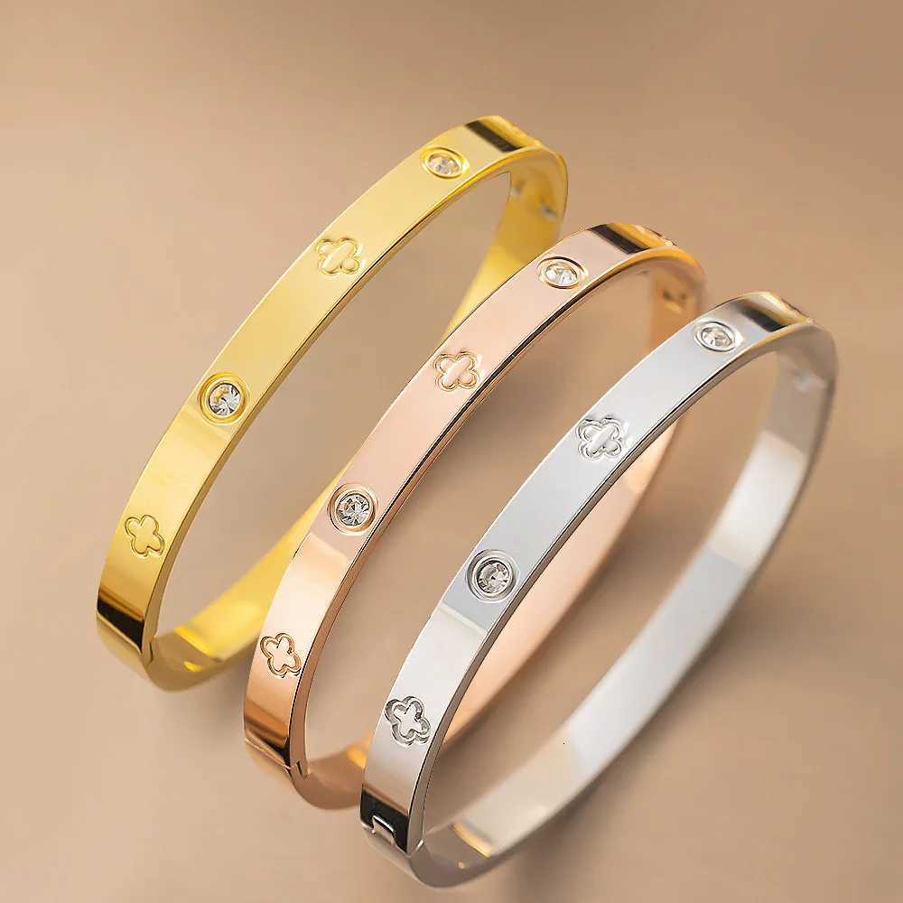 Htpwe Stainless Steel Zirconium Embossed Bracelet Set For Women 18k Gold Plated Couple Holiday Gift Bracelet Party Daily JewelryW251024