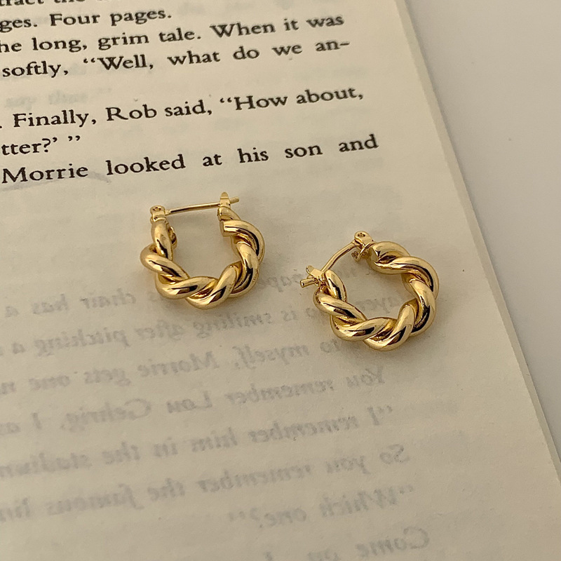 Luxury earrings Vintage earrings with high-end feel, 18K gold trendy woven texture earrings Designer earrings gold earrings stud earrings free shippin