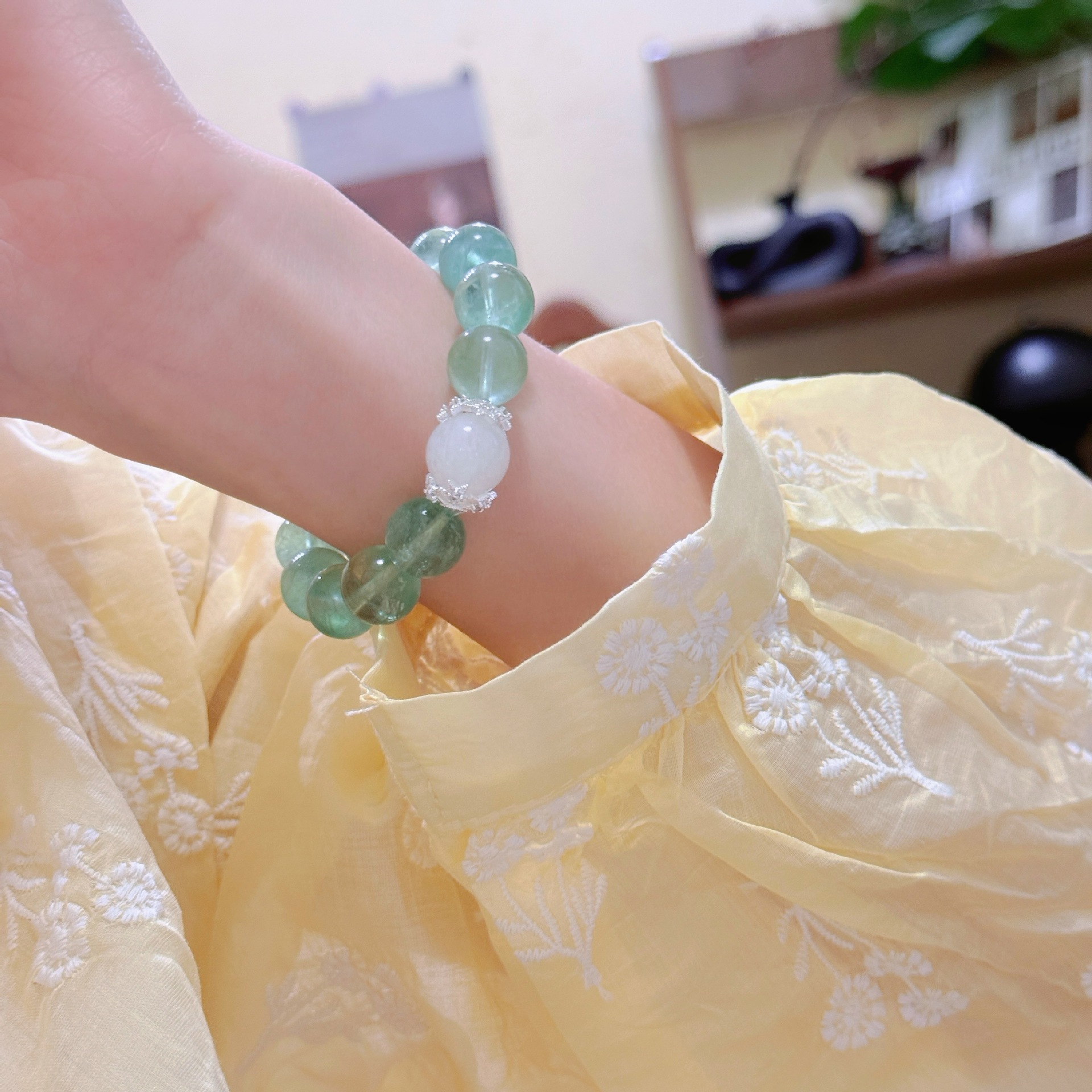 Spring Seasonal Clear Dew Drop-Shaped Natural Green Fluorite Wristband