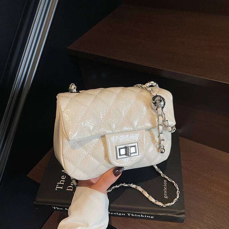 Designer bag Minimalist Stylish Clutch Mini Bag For Women With Vintage Design Business Leisure Use And Simple Charm
