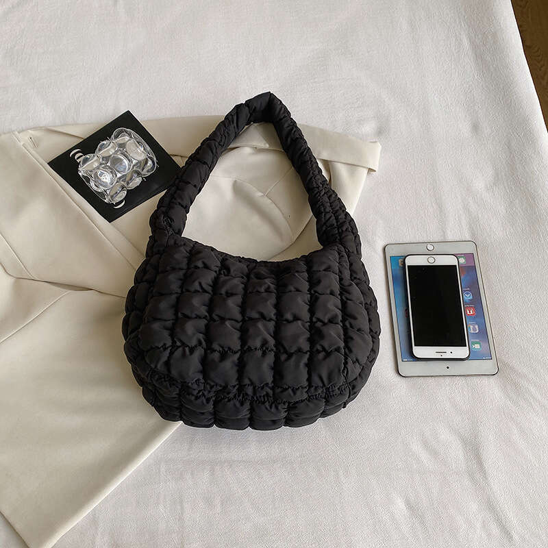 2023 Autumn Winter New Cloud Large Capacity Shoulder Pleated Puff Lightweight Quilted Crossbody Commuter Tote Bag