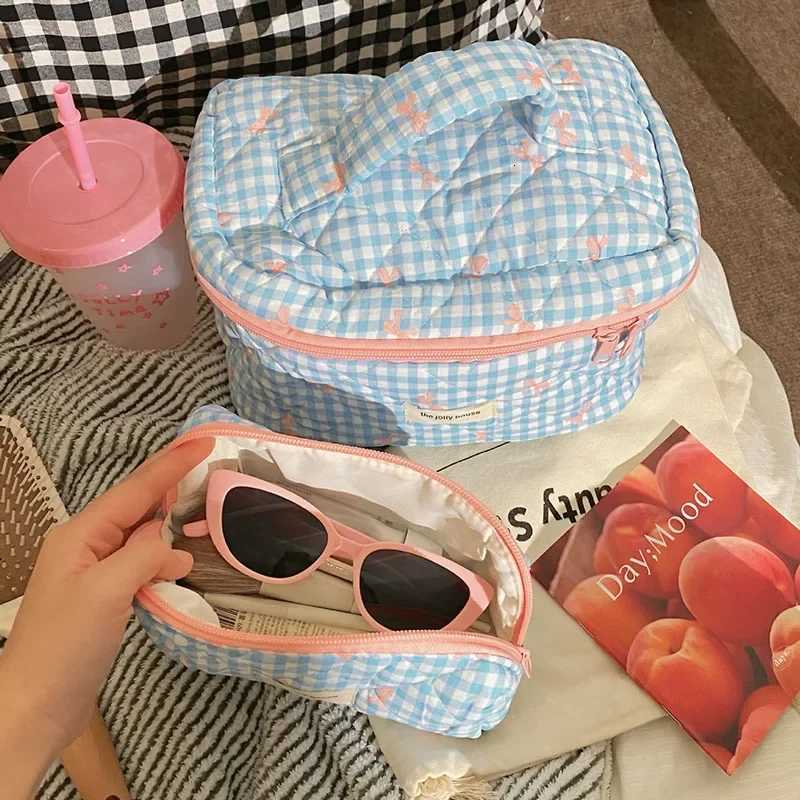 1PCS Women Makeup Zipper Bag Cartoon Bow Knot Bear Tote Large Capacity Quilting Pouch Washbag Female Brush Cosmetic Storage BagT251024