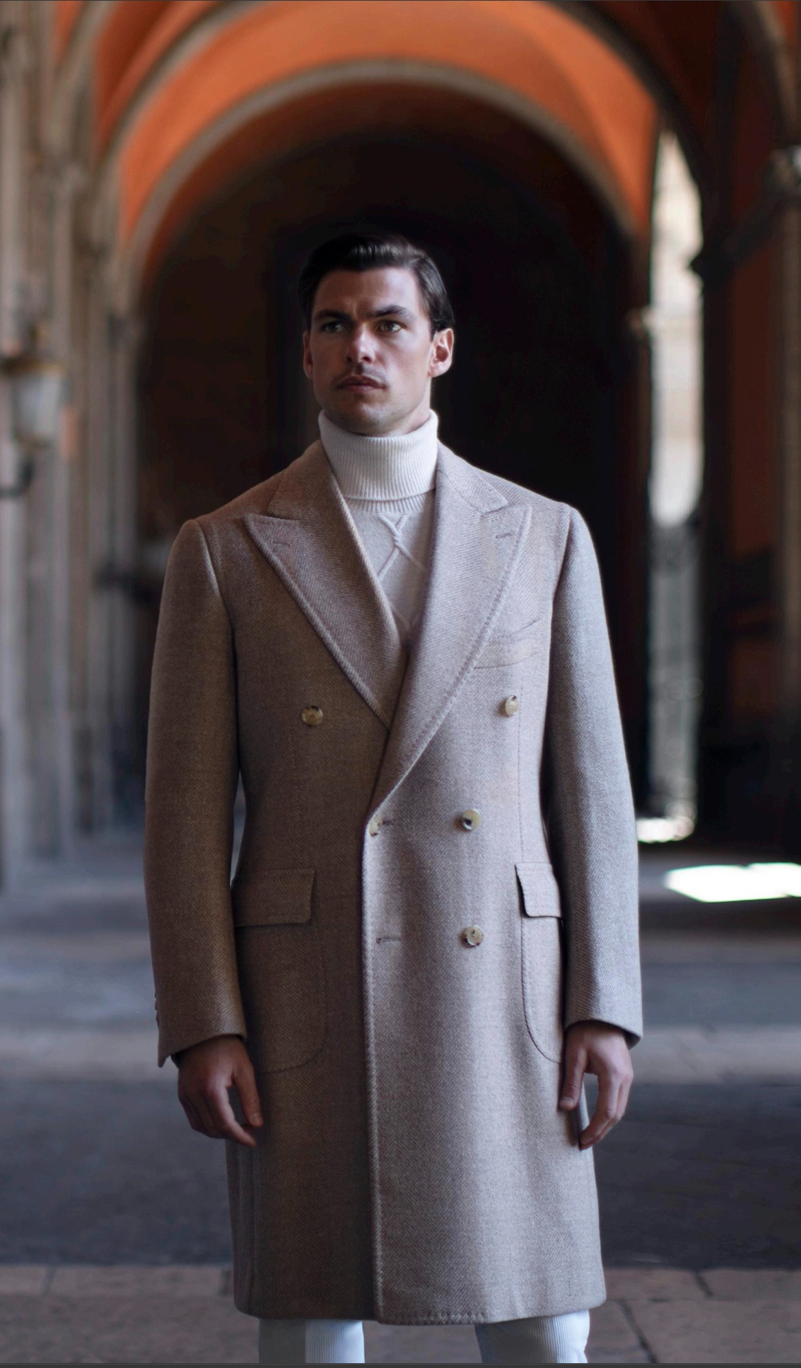 Soft Woolen Mens Long Coat Peaked Lapel Double Breasted Business Loose Fit One Piece customized