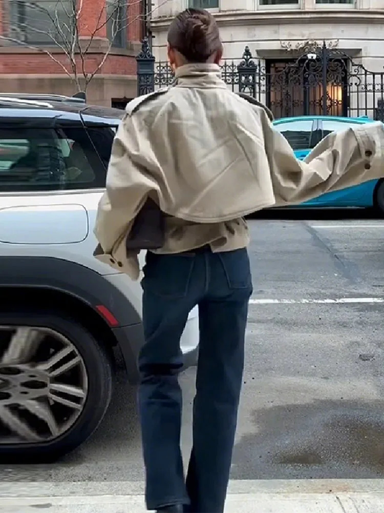 Vintage Stand Neck Khaki Jacket Chic Leisure Full Sleeve Short Trench Coat Autumn Fashion Commute Lady Outwear 251021