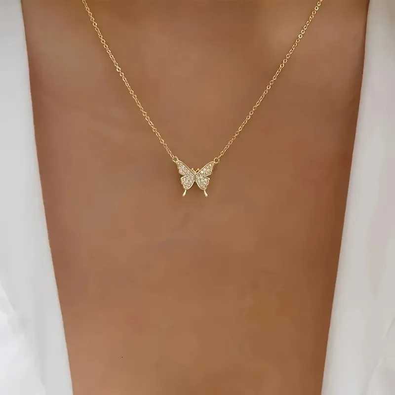 Elegant Rhinestone Butterfly Pendant Necklace Simple Thin Metal Chain Choker Necklace Womens Tren Party Neck JewelryXJ251024