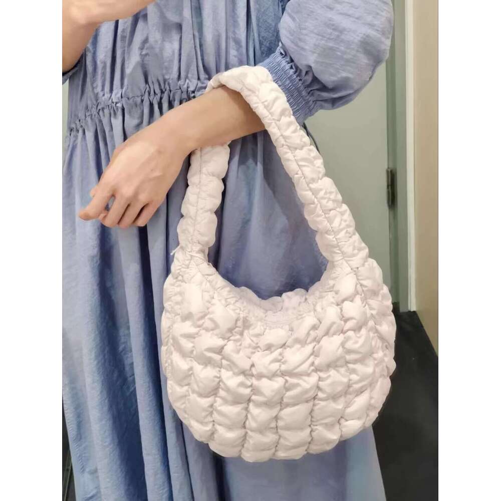 2023 Autumn Winter New Cloud Large Capacity Shoulder Pleated Puff Lightweight Quilted Crossbody Commuter Tote Bag