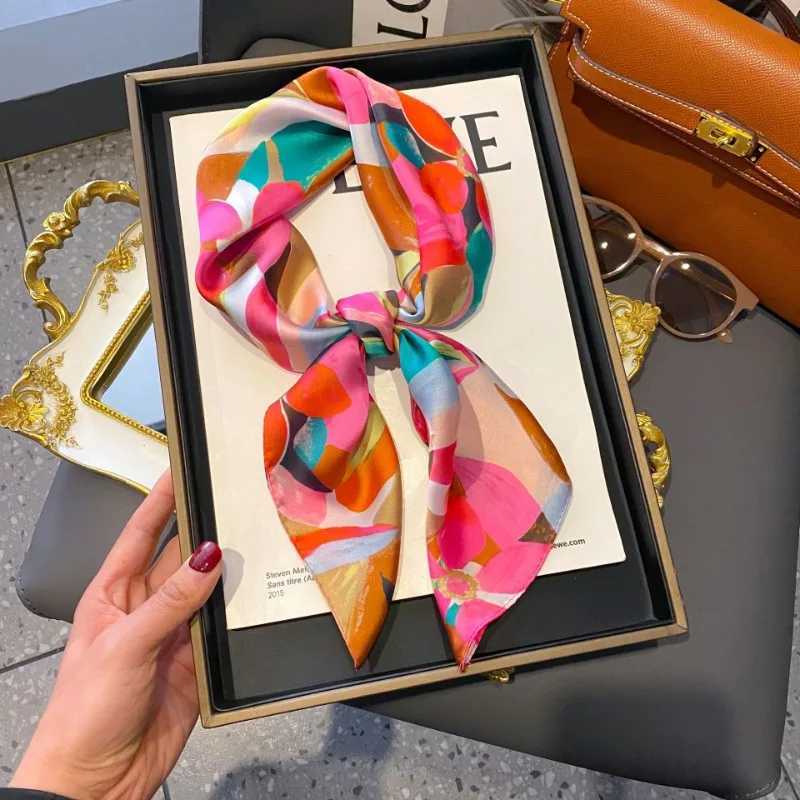 70cm Colorf iti Silk Scarf wers and Leaves Square Scarfs Wens Tren Versatile Clothing and Bag Decorative Scarf Y251024