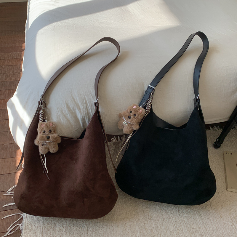 2025 Autumn Women's Large Capacity Handheld Shoulder Bag Exquisite Simple Multi functional Outdoor Commuter Crossbody Bag Fashionable Mobile Phon