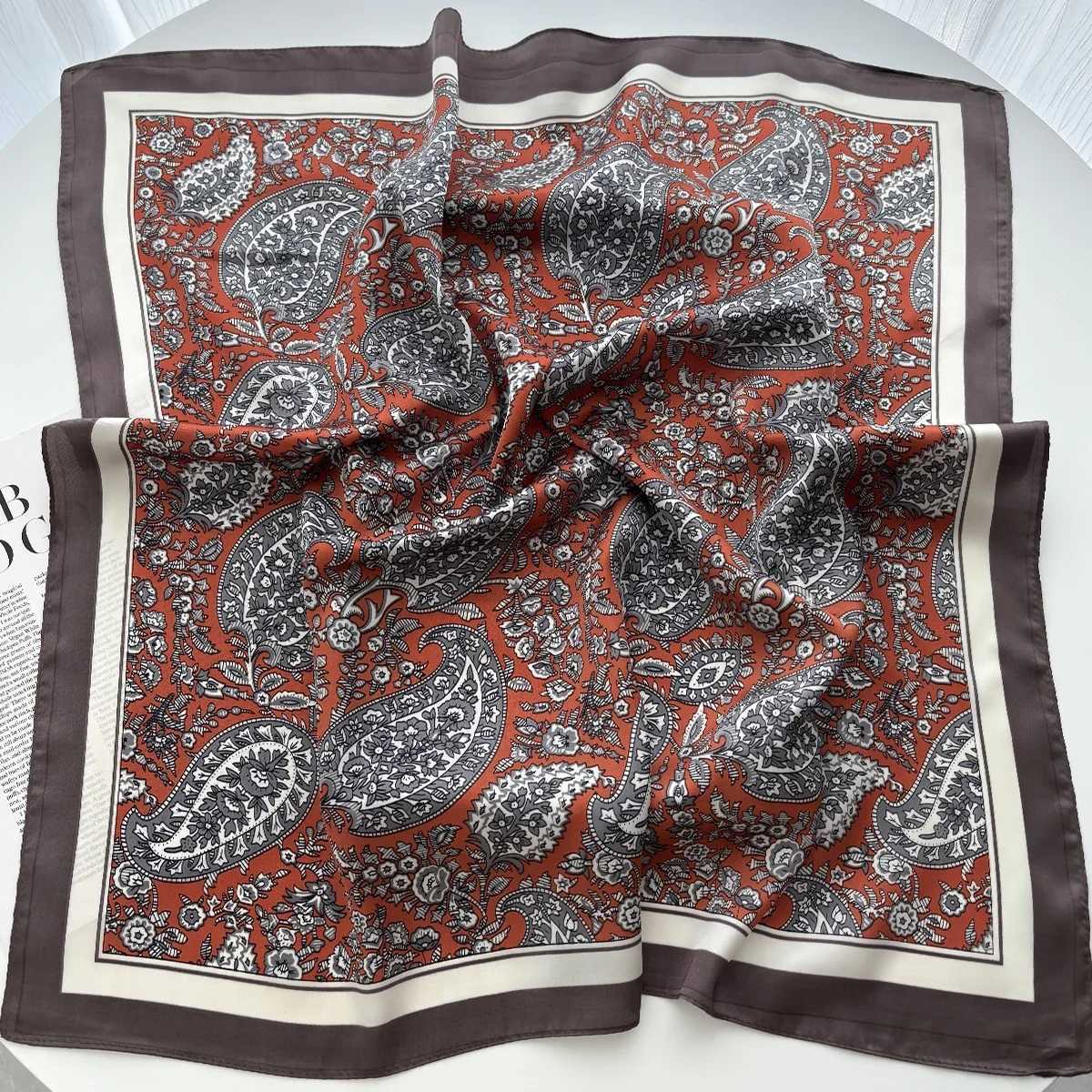 Luxury Paisley Print Shl Square Scarf for Wen Soft Satin Wrs Neckerchief Fem Hair Bands Ribbon band Bandana Y251024