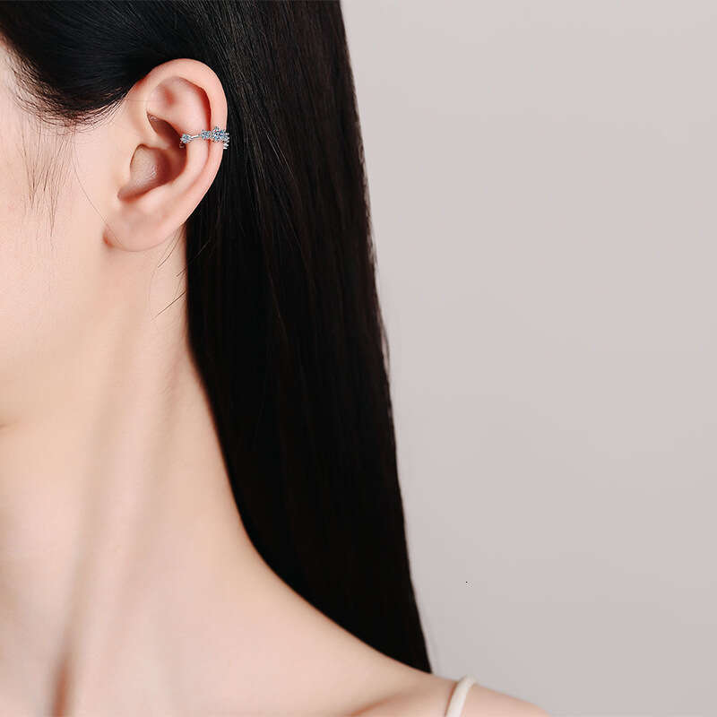 DHCollections-- Xindeyi S Pure Sier Versatile Simple Design Sense Earrings Sweet Cool Style Moissanite Ear Bone Clips